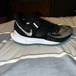 Nike Kyrie Moon